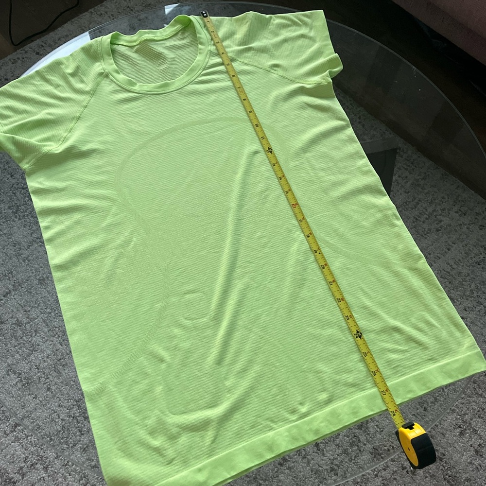 Lululemon Swiftly Tech Short Sleeve Shirt 2.0 Lime Green Women's Top Sz 12 - Picture 3 of 6